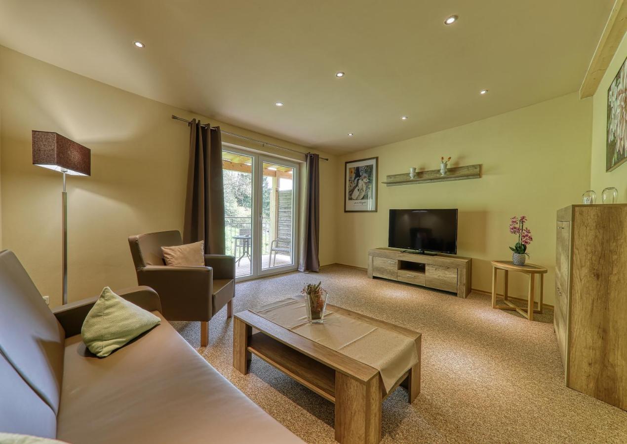 Wellnesshotel Deine Auszeit, Adults Only Achslach Exterior photo