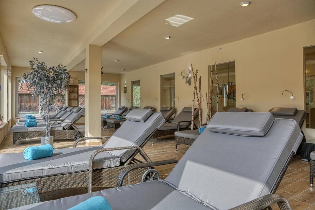 Wellnesshotel Deine Auszeit, Adults Only Achslach Exterior photo