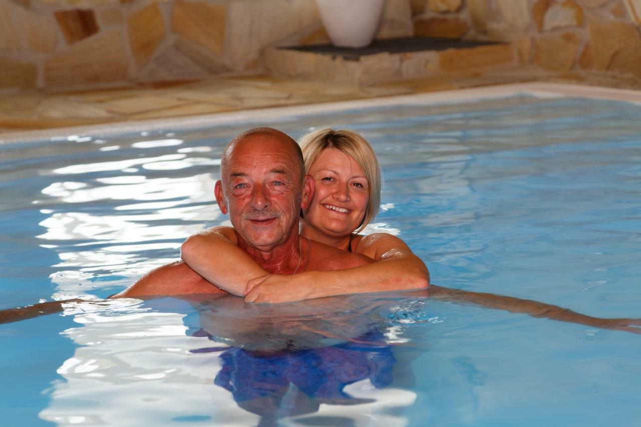 Wellnesshotel Deine Auszeit, Adults Only Achslach Exterior photo