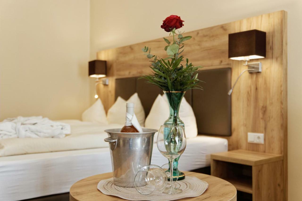 Wellnesshotel Deine Auszeit, Adults Only Achslach Exterior photo
